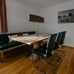 Kanis شوبرناو