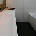 Kanis *